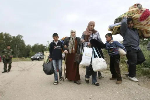 Conséquence des combats qui ne cessent, la population syrienne tente de fuir le pays