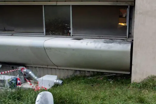 La fenêtre de l'hôpital de Bastia, où le restaurateur corse a été victime d'une troisième tentative d'assassinat.