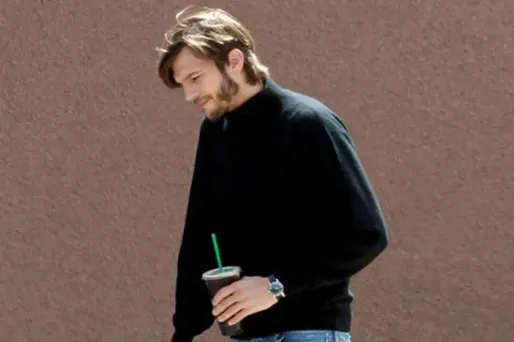 Ashton Kutcher dans la peau de Steve Jobs