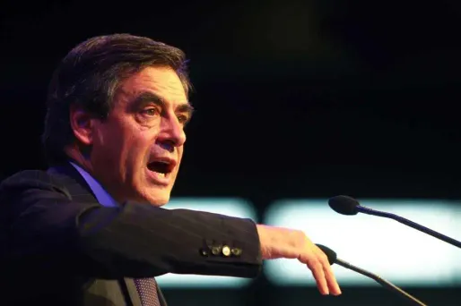 François Fillon a "lancé" vendredi soir à Paris la bataille "pour gagner les élections législatives".
