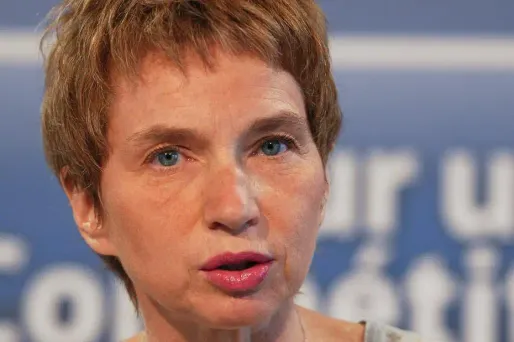 La présidente du Medef Laurence Parisot veut encourager le développement de l'entreprenariat du net en France.