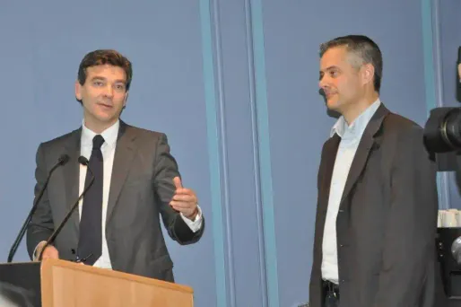 "La France est un pays qui a des atouts considérables, c'est le moment de se redresser ensemble !", s'est réjoui Arnaud Montebourg