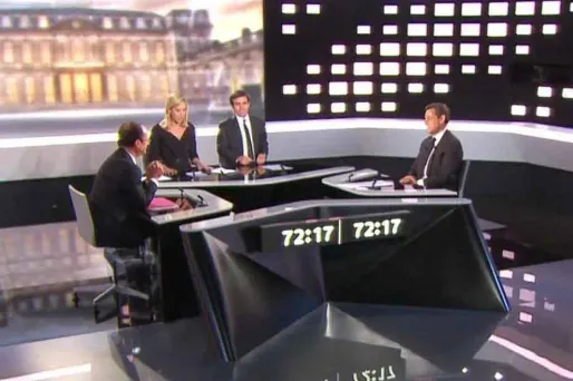 Plusieurs passes d'armes spectaculaires ont eu lieu entre François Hollande et Nicolas Sarkozy lors du débat de l'entre-deux-tours.