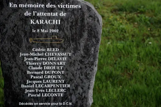 Karachi : des familles attaquent Sarkozy