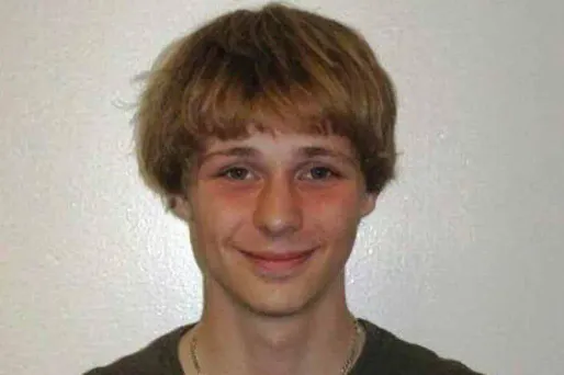 En septembre dernier, Ray a été retrouvé errant dans les rues de Berlin. Il assure avoir vécu pendant 5 ans dans une forêt avec son père.