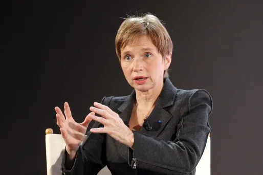 La patronne des patrons n'a pas apprécié le décret sur les retraites, au contraire de Jean-Claude Mailly qui l'a même jugé "insuffisant", mercredi sur Europe 1.