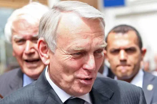 "La concertation commence et, évidemment, elle va se poursuivre", a précisé Jean-Marc Ayrault au sujet des rythmes scolaires.