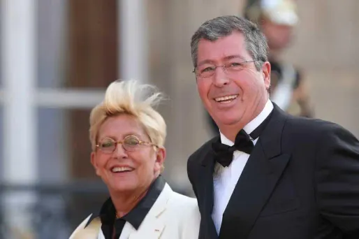 Balkany "l'a attrapé par la capuche"...