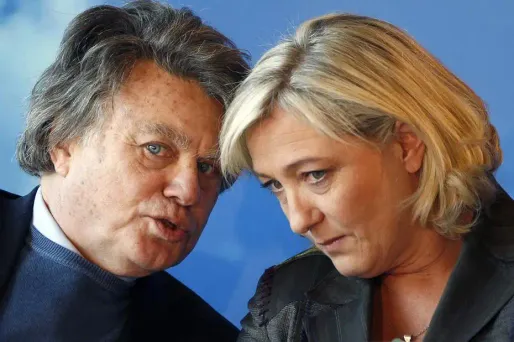 Gard: la socialiste Guyot remporterait la triangulaire grâce à Collard, ici avec Marine Le Pen