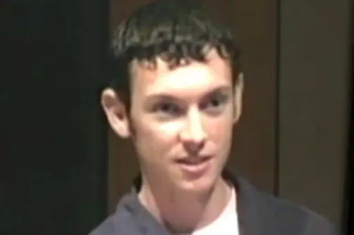 Tuerie : des images de Holmes dévoilées