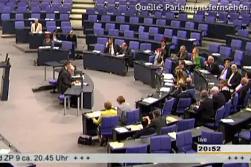 Le vote s'est déroulé en 57 secondes, au moment où l'Allemagne jouait sa place en finale de l'Euro face à l'Italie.