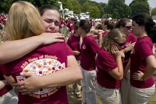 L'émotion était grande à l'université de Virginia Tech après la tuerie.