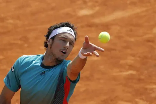 Juan Monaco se moque de Sharapova