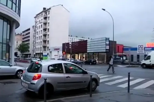 Deux suspects ont été placés en garde à vue mercredi dans l'enquête sur l'agression dont ont été victimes trois jeunes juifs samedi dans cette rue de Villeurbanne.