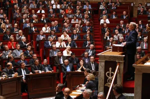Ayrault gagne la confiance de l'Assemblée