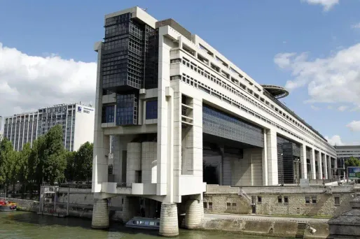 Chaque année, l'évasion fiscale ferait perdre "entre 40 et 50 milliards d'euros" au Trésor français, sur un budget total de 275 milliards d'euros.