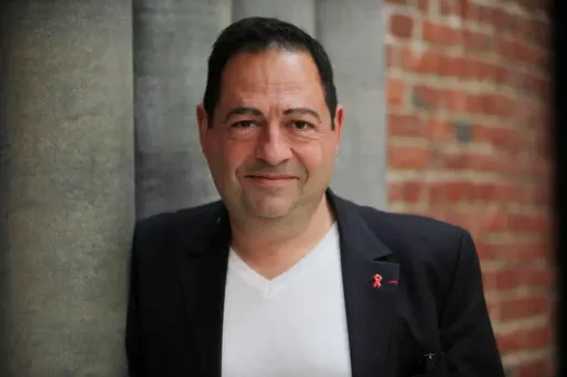 Jean-Luc Romero, président de l'Association pour le droit de mourir dans la dignité (ADMD), a en effet qualifié mardi de "mauvais signal" le choix par le président du Pr Didier Sicard pour mener la mission sur la fin de vie.