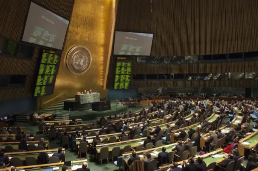 La résolution, qui prévoyait également d'étendre de 45 jours le mandat de la mission d'observation de l'Onu en Syrie, a recueilli 11 voix favorables et deux abstentions.