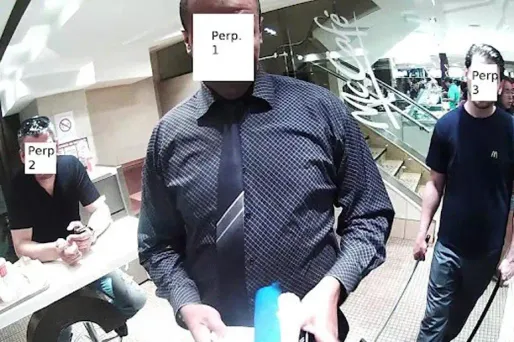 Steve Mann ne se déplace jamais sans justificatif médical, ni sans la notice technique.