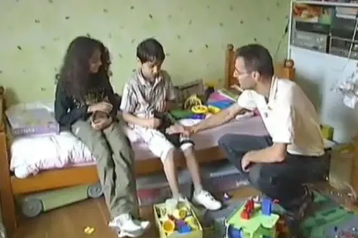 Après plus de six ans de séparation, Dany Laurent a retrouvé ses enfants qui avaient été enlevés par leur mère et conduits en Iran.