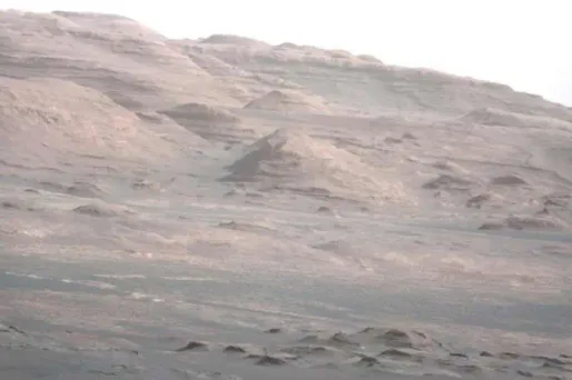 Le mont Sharp que le robot devra explorer dans les mois à venir.