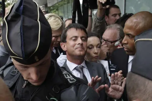 Le locataire de la place Beauveau a été apostrophé par plusieurs riverains.