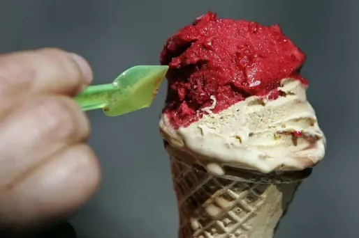 Une glace vanille-fraise ayant trouvé preneur.