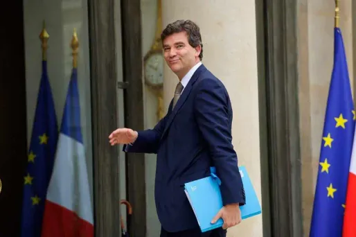 Arnaud Montebourg, critiqué par Jean-Luc Mélenchon, a répondu dimanche à la charge sévère de l'ex-candidat du Front de gauche.