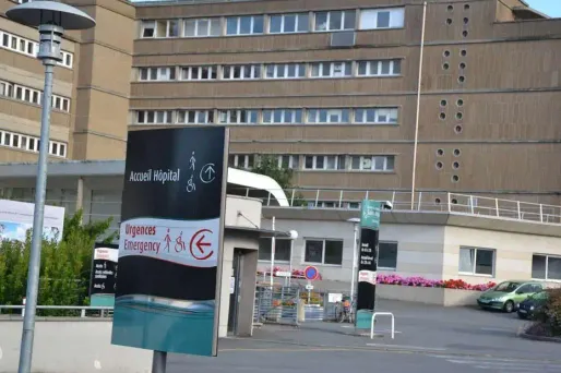 Le parquet de Saint-Malo, saisi par le directeur de l'hôpital, a ouvert une enquête judiciaire.