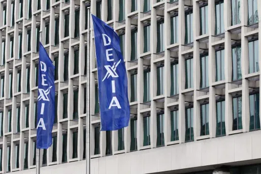 Dexia va supprimer 312 postes en France