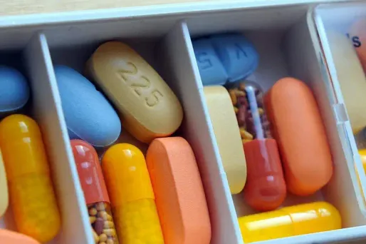 Déjà pointé du doigt suite à l'affaire du Mediator, l'industrie pharmaceutioque est de nouveau critiquée. Les pouvoirs publics ne sont pas épargnés par le livre de Philippe Even et Bernard Debré.