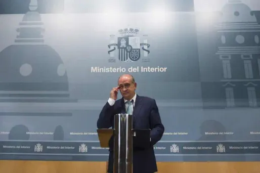 "Il y a des indices clairs que les hommes arrêtés pouvaient être en train de préparer des attentats en Espagne et/ou à l'étranger", a affirmé le ministre, Jorge Fernandez Diaz.