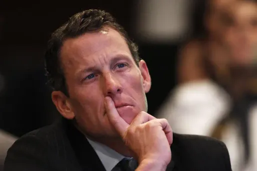 Après la justice sportive, Armstrong pourrait être confronté à la justice pénale.