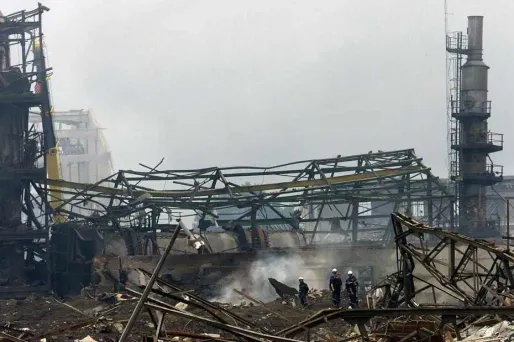 AZF : un an ferme pour le directeur du site