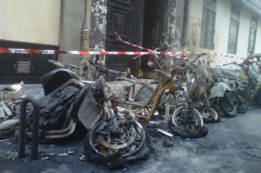 Scooters incendiés : un suspect arrêté