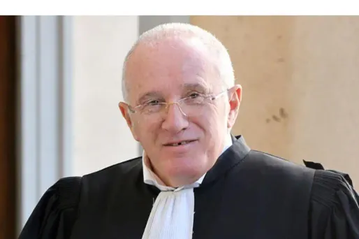 Les confrères de l'avocat tué mardi demandent le dessaisissement de cette juridiction spécialisée.