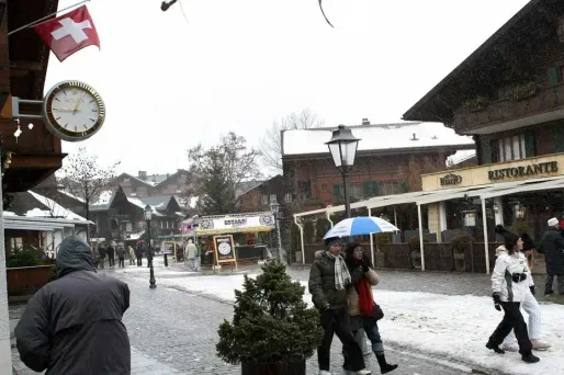 Les riches résidents étrangers de Gstaad vont pouvoir souffler : leur forfait fiscal très avantageux est maintenu.