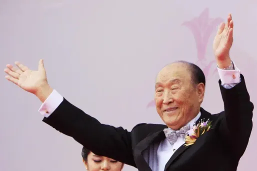 Le révérend Sun Myung Moon, fondateur et chef de l'Eglise de l'unification est mort lundi en Corée du Sud à l'âge de 92 ans.