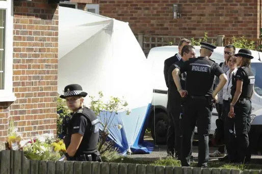 Les enquêteurs espèrent notamment "faire parler" la maison à colombages de la famille al-Hilli à Claygate. La perquisition est en cours. Elle pourrait durer jusqu'à dimanche