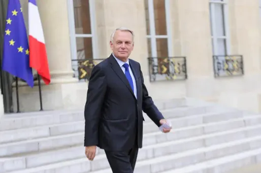 Corse : Ayrault annonce "10 mesures"