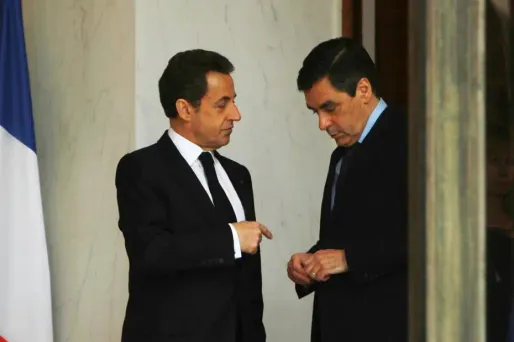 François Fillon a reconnu que Nicolas Sarkozy avait demandé un report du plan social de PSA, avant de se rétracter.