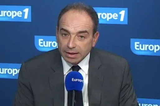 Fillon, "c'est l'histoire d'un mauvais perdant"