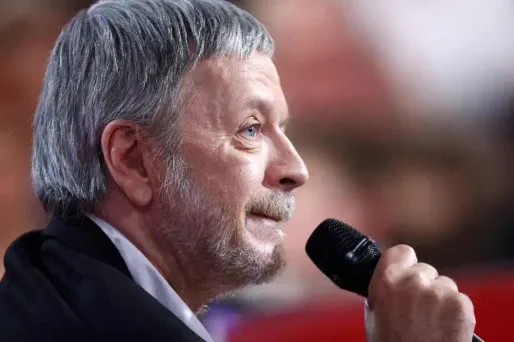 Le chanteur Renaud s'est fait voler sa 2CV