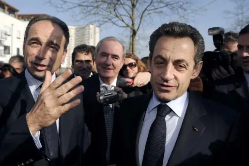 Jean-François Copé derrière Nicolas Sarkozy lors de la campagne présidentielle.