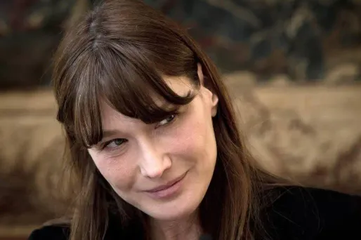 Carla Bruni "plutôt pour" le mariage homo
