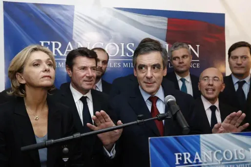 Jean-François Copé a recueilli 87.388 voix contre 87.290 voix à François Fillon (49,97%), soit 98 voix d'avance, a annoncé le président de la Cocoe, Patrice Gélard.