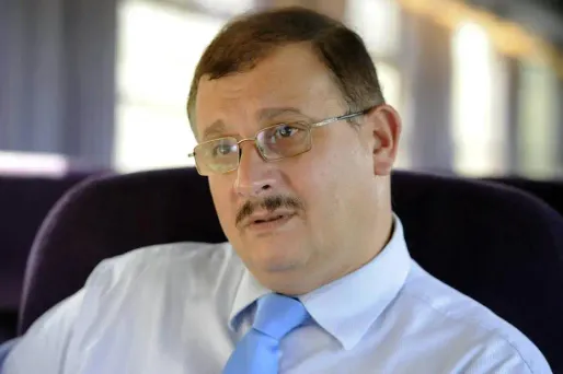 "Tout ceux qui ont aboyé contre l'étude sont à l'origine de l'autorisation de ces produits", dénonce Gilles-Eric Séralini.