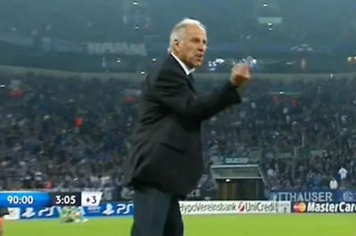 René Girard a adressé un doigt d'honneur au banc allemand en fin de rencontre.