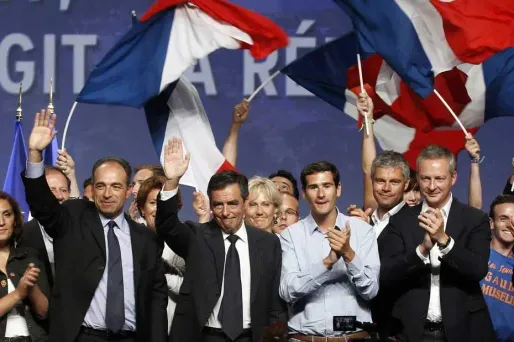 Actuellement déchirée par une guerre des chefs, l'UMP profite du Traité européen pour afficher son unité.