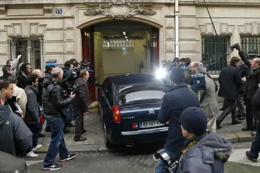 François Fillon est arrivé en voiture dans les bureaux de Nicolas Sarkozy, rue Miromesnil, à Paris.